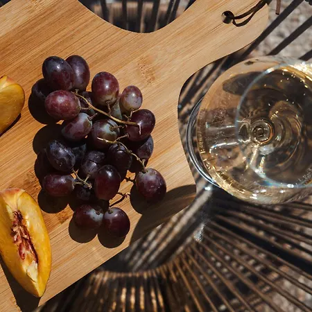 Naxos Tower 酒店 *