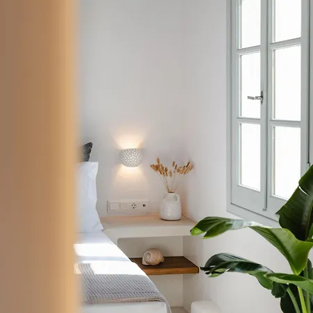Naxos Tower Hotell *