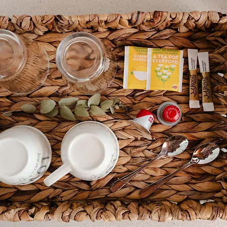 Naxos Tower 酒店 *