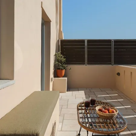 Naxos Tower 酒店 Galanado