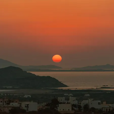 Naxos Tower 酒店 Galanado